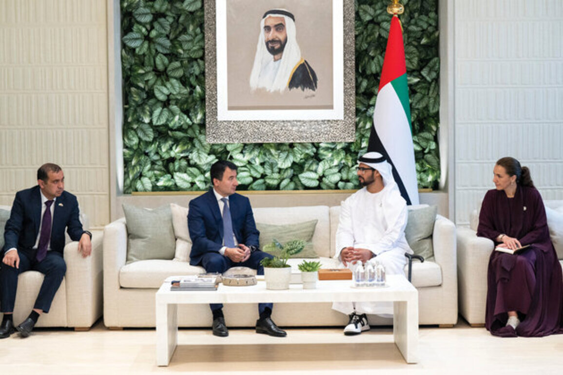 Zayed bin Hamdan bin Zayed discusses enhancing economic, investment cooperation with Uzbekistan's Deputy Prime Minister