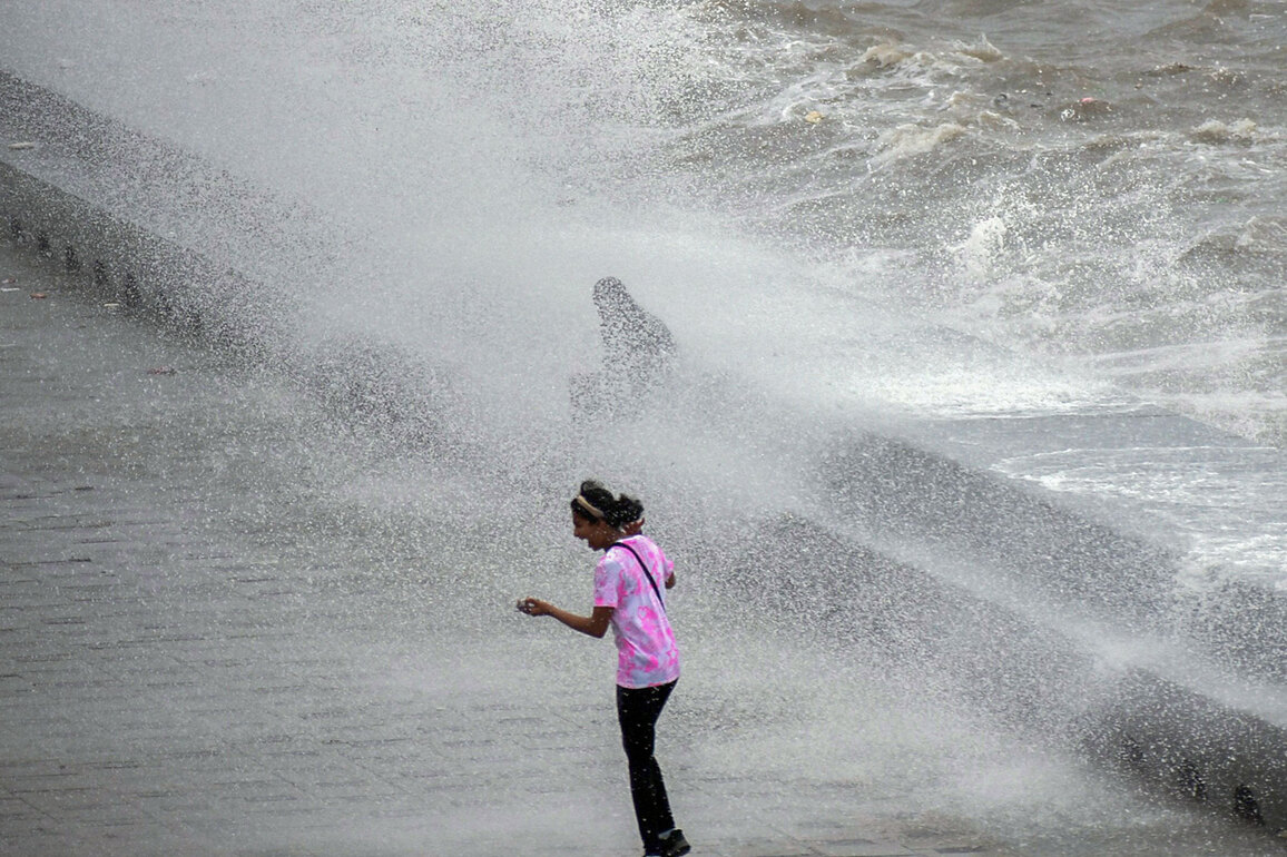 Maharashtra: IMD issues orange alert for Mumbai, Thane, Palghar and Raigad