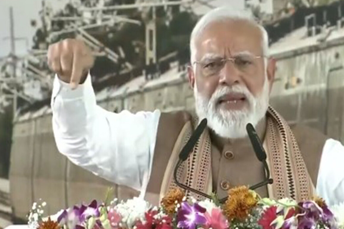 "Crazy leaders bent on destroying country: PM Modi slams Congress, urges media not to shield party over "shirtless" protest at AI Summit