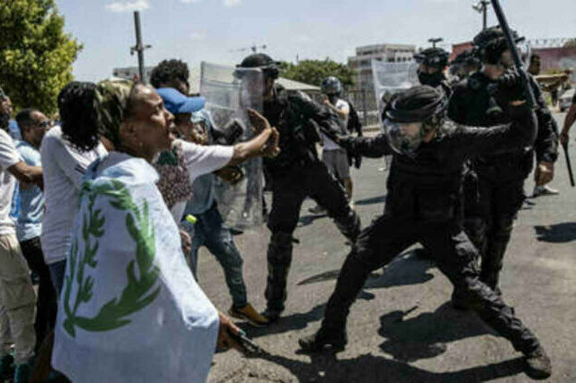 Netanyahu wants to deport migrant rioters