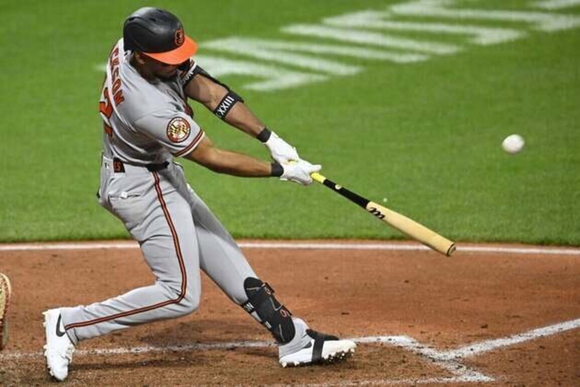 Orioles do all their damage in the eighth, stun Guardians 6-4