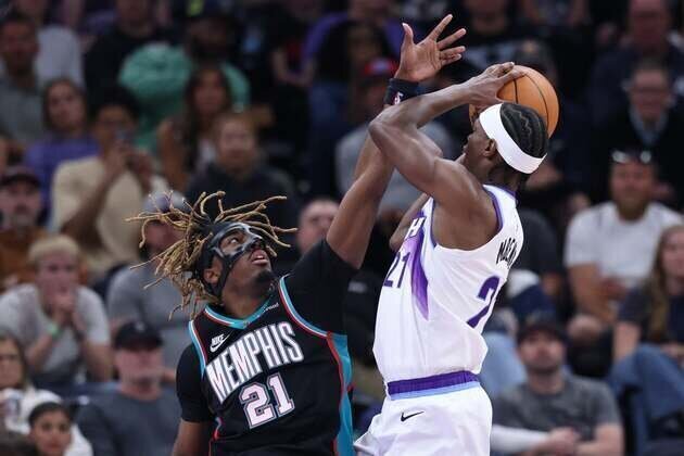 Two Jazz reserves log triple-doubles in blowout of Grizzlies