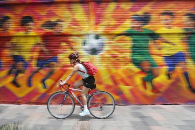 Feature: Mexico City races through World Cup's "last mile"