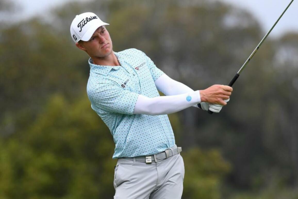 Erickson leads but Aussie still alive in Singapore