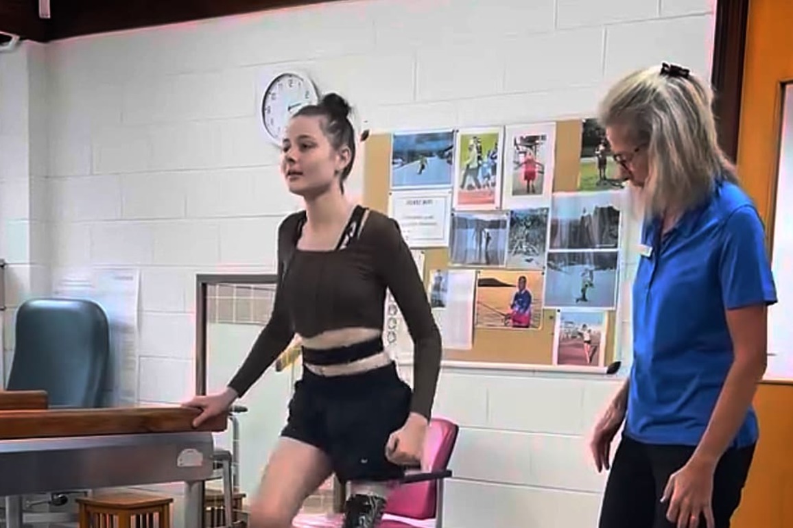 On The Up- Kerikeri teen Annabel Knight - from bone cancer to running with a blade
