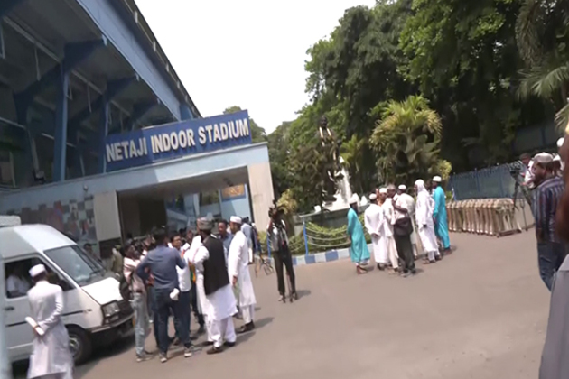 West Bengal CM Mamata Banerjee to hold meeting with Muslim clerics amid protests over Waqf Amendment Act