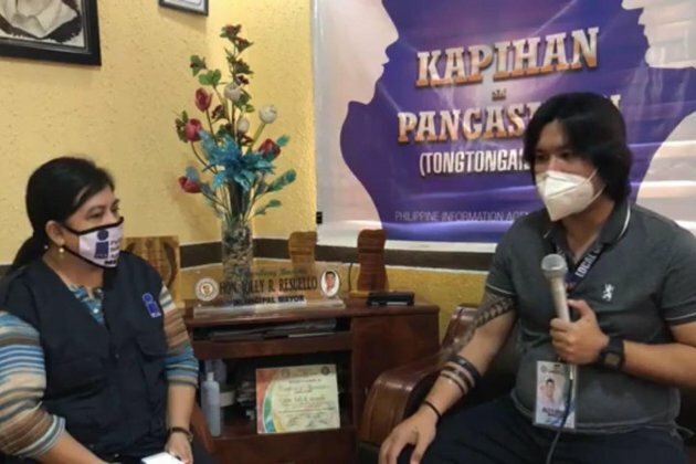 LGU-Basista, DA bring aid to raisers of ASF-affected hogs
