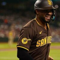 Padres explode for 5 in 11th inning, dump Diamondbacks