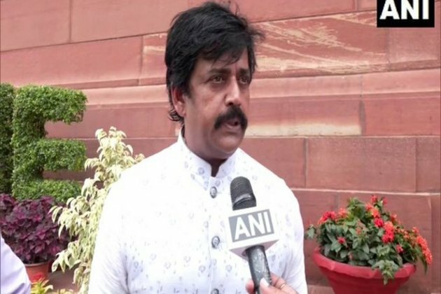 BJP MP Nishikant Dubey, Ravi Kishan introduce private member's bill for population control in Lok Sabha