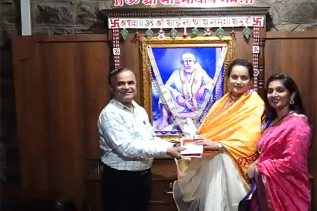 Kangana Ranaut offers prayers at Shirdi Sai Baba temple on I-Day