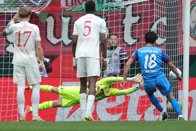 (SP)GERMANY-AUGSBURG-FOOTBALL-BUNDESLIGA-AUGSBURG VS HOLSTEIN KIEL