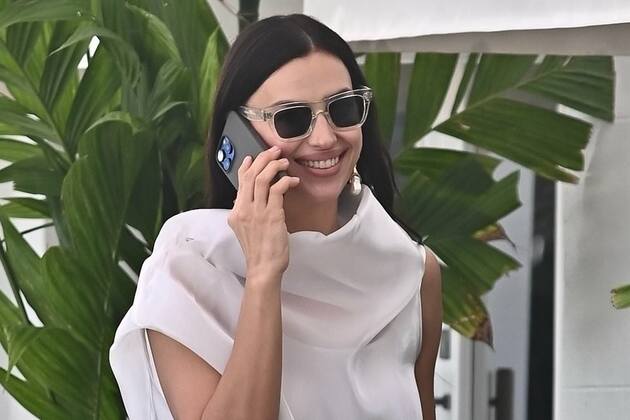 Irina Shayk is a vision in white as she prepares for Carnival in Rio de Janeiro