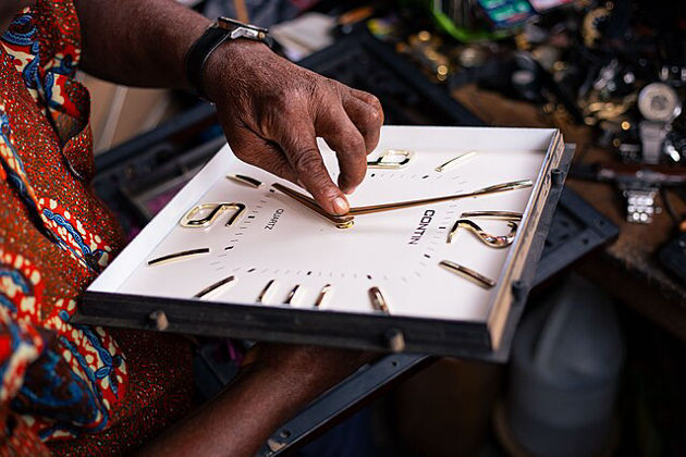 Americans gain hour with daylight saving time, but disrupt body clock