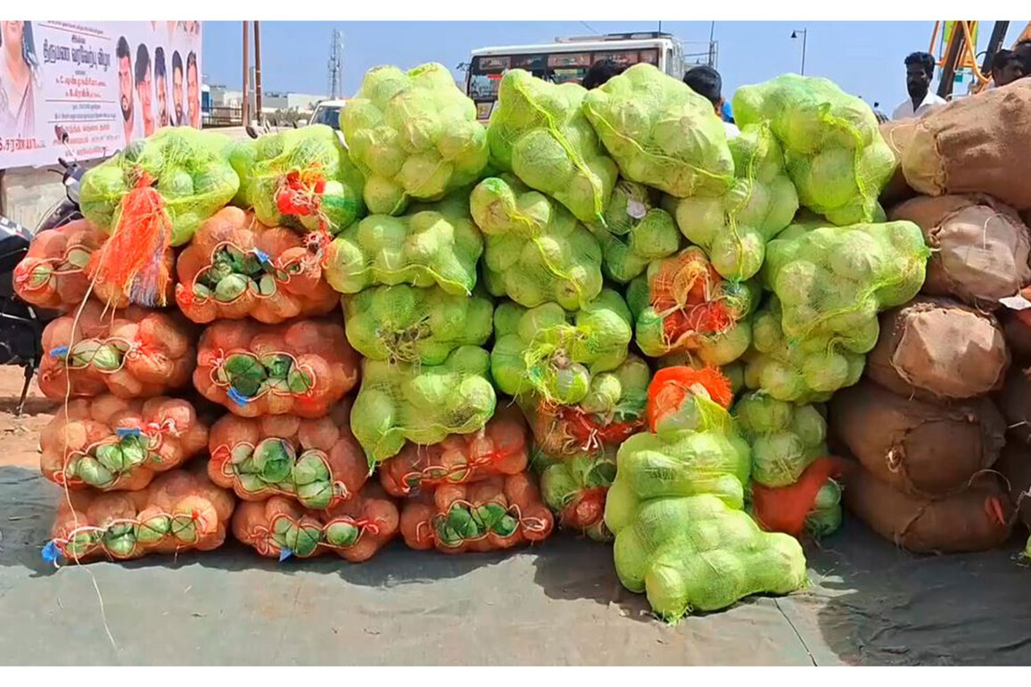 Tamil Nadu: Muslim trader donates vegetables, groceries for Vadalur Thaipusam Festival