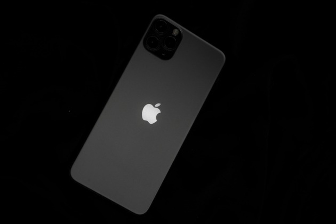 Thinnest iPhone ever may reignite Apple sales momentum