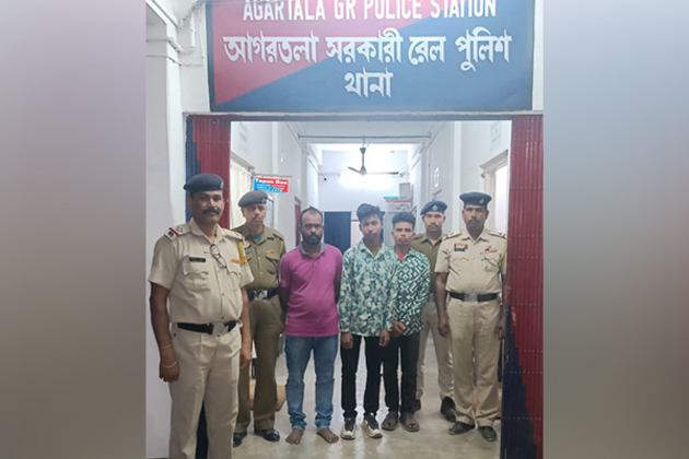 Two Bangladeshi nationals, Indian middleman arrested at Tripura Railway Station