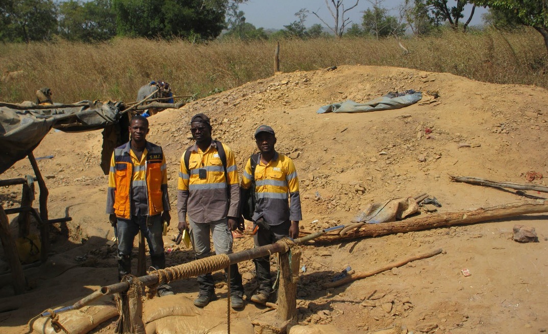 Mako's geological team