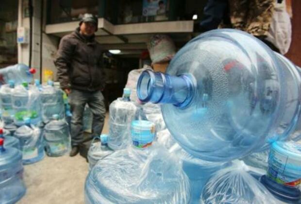 Pollution fears fuel China's bottled water sales