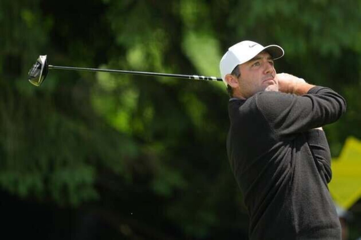 Scottie Scheffler, trailing by 2, still heavily favored at PGA