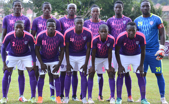 Ttiimu ya Wakiso Giants eyatandika ogumu ku mipiira gya liigi. Ttiimu ya Wakiso Giants eyatandika ogumu ku mipiira gya liigi.