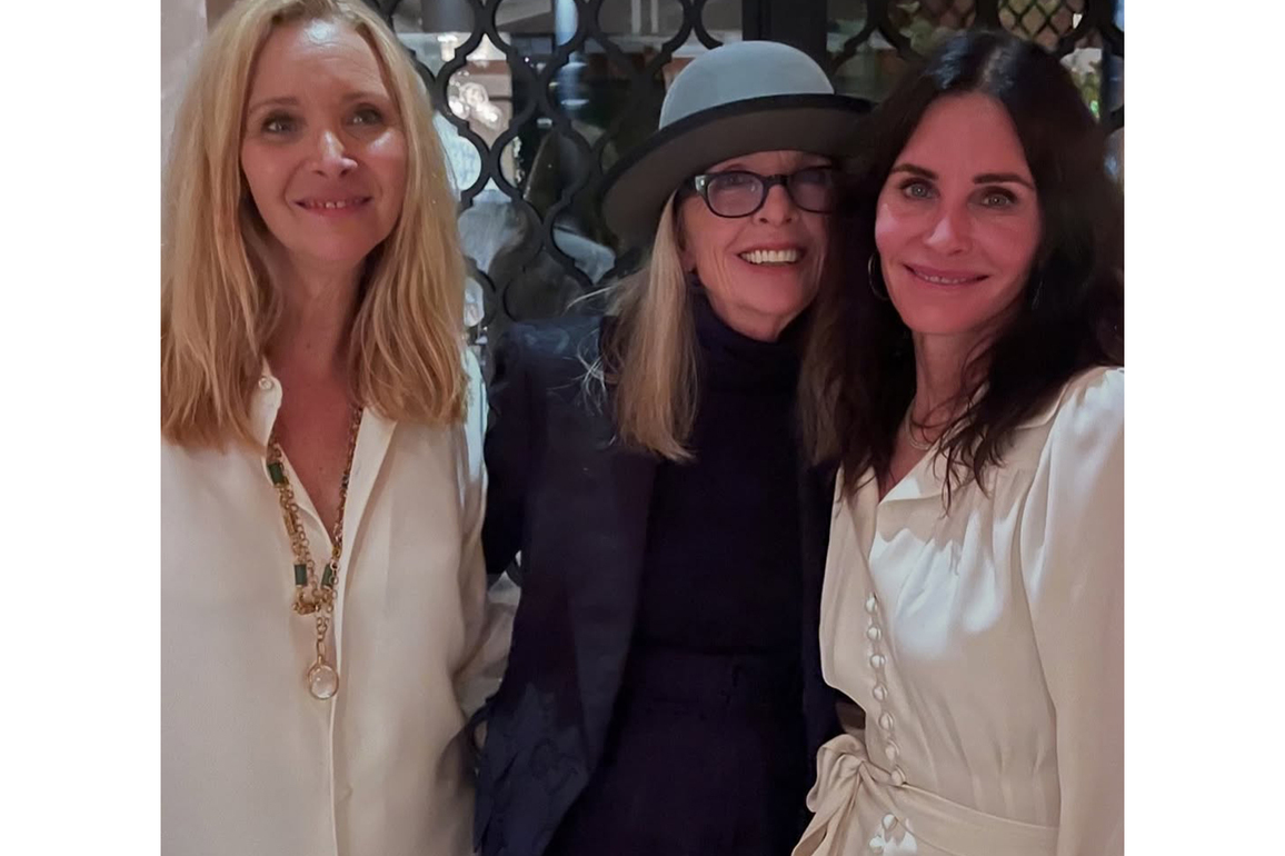 'Friends' star Courteney Cox shares adorable picture with Diane Keaton, Lisa Kudrow also in frame