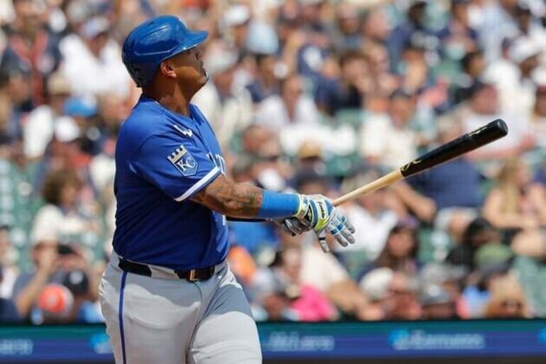 MLB roundup: Salvador Perez breaks Royals' all-time homers record