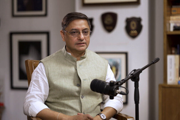 Indias labor market and education should adapt to AI  top Modi aide 