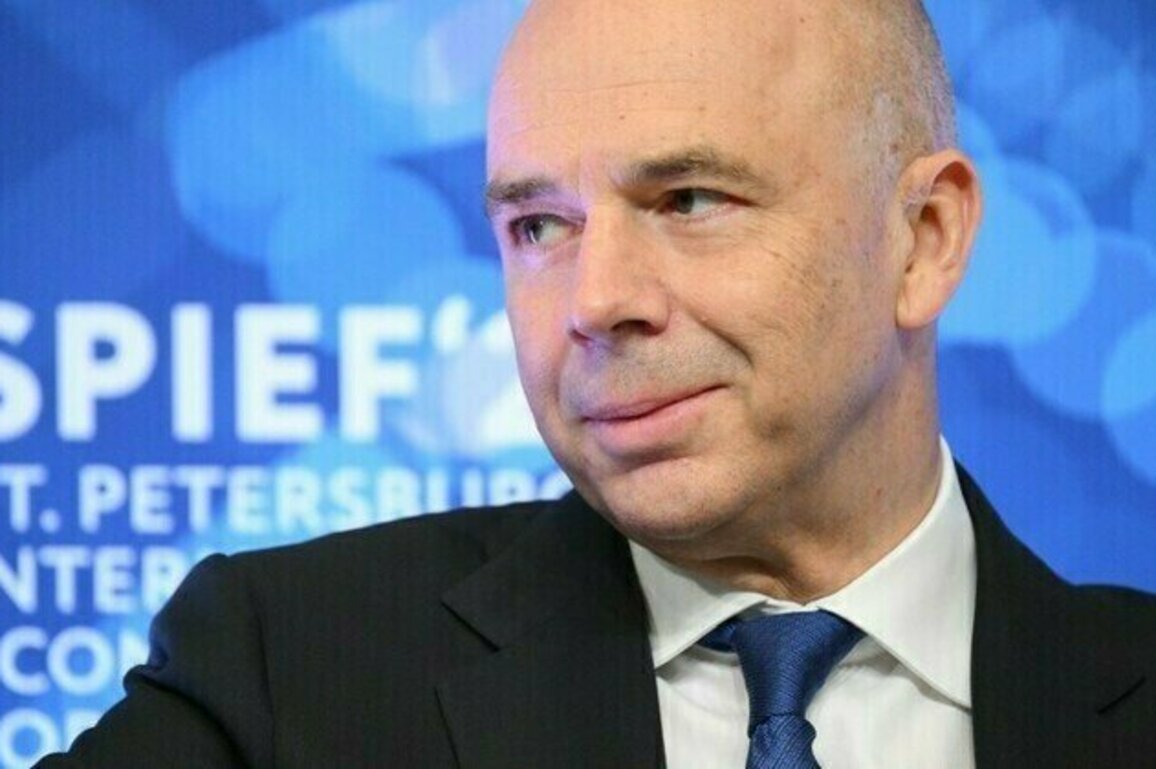 Russia will not bend under sanctions  finance minister