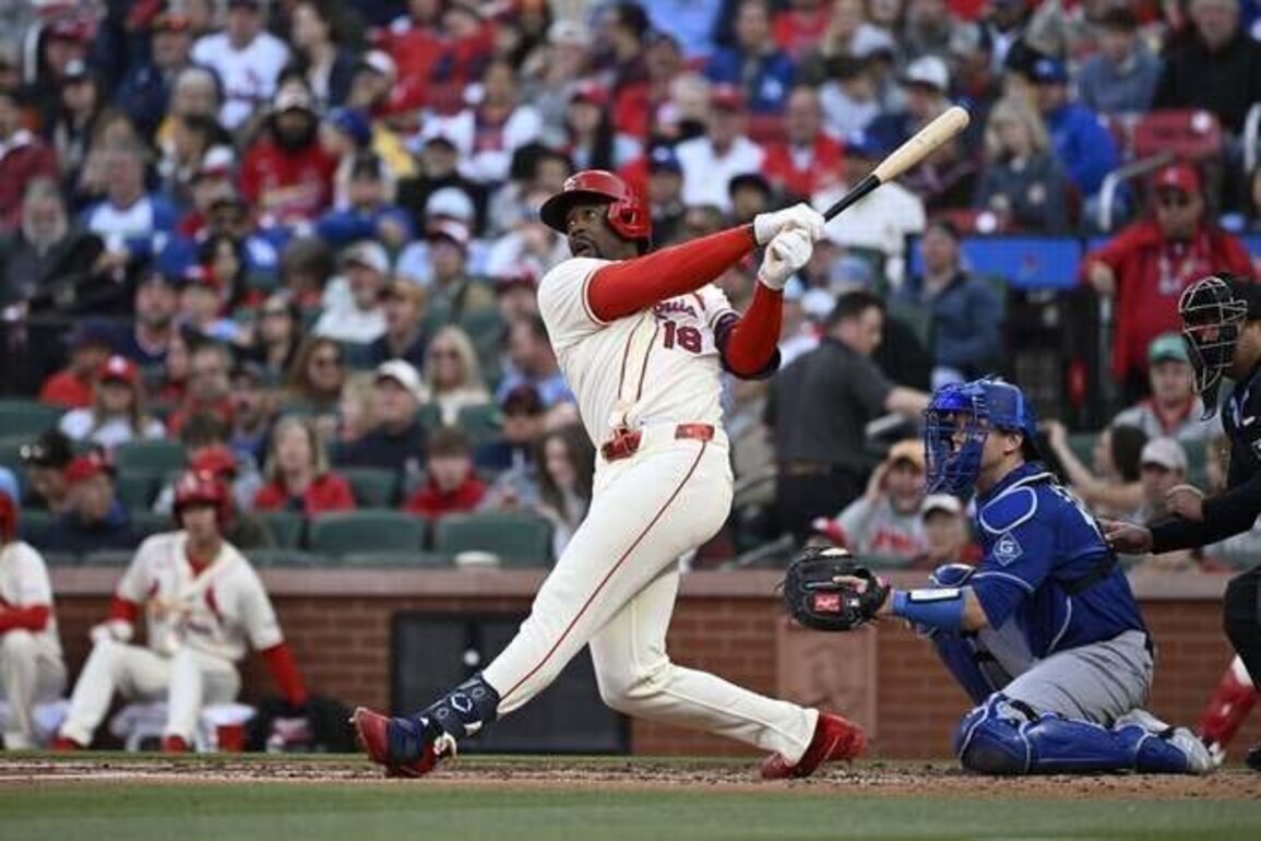 Cardinals stave off Dodgers' rally for 6th straight win
