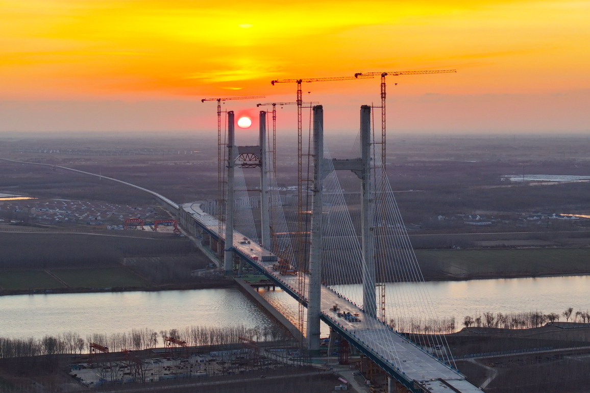 #CHINA-SHANDONG-DONGYING-YELLOW RIVER-HIGHWAY-RAILWAY BRIDGE-CLOSURE (CN)