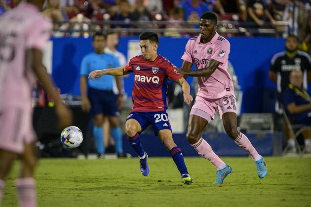 Late goal lifts Inter Miami to draw with FC Dallas