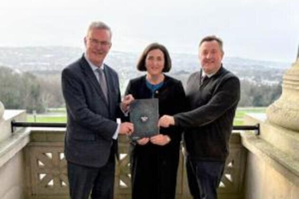 Health Minister celebrates Sarcoma UK Awards nominees