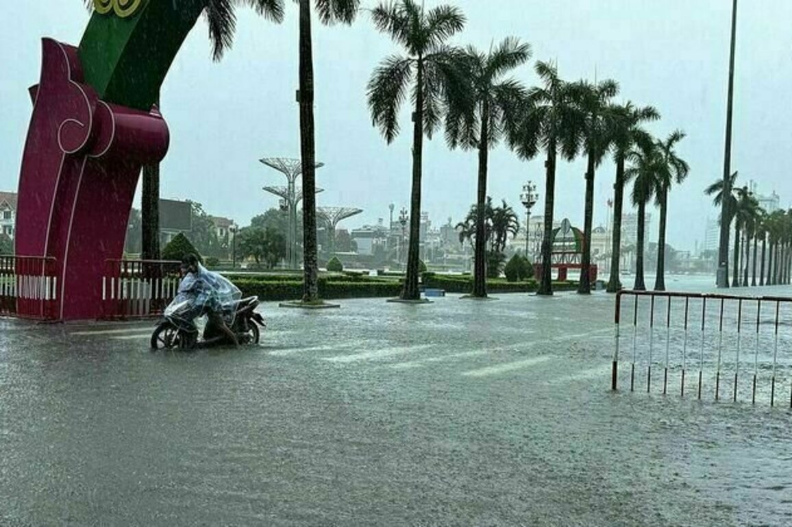 Wipha causes severe flooding in central Vietnam