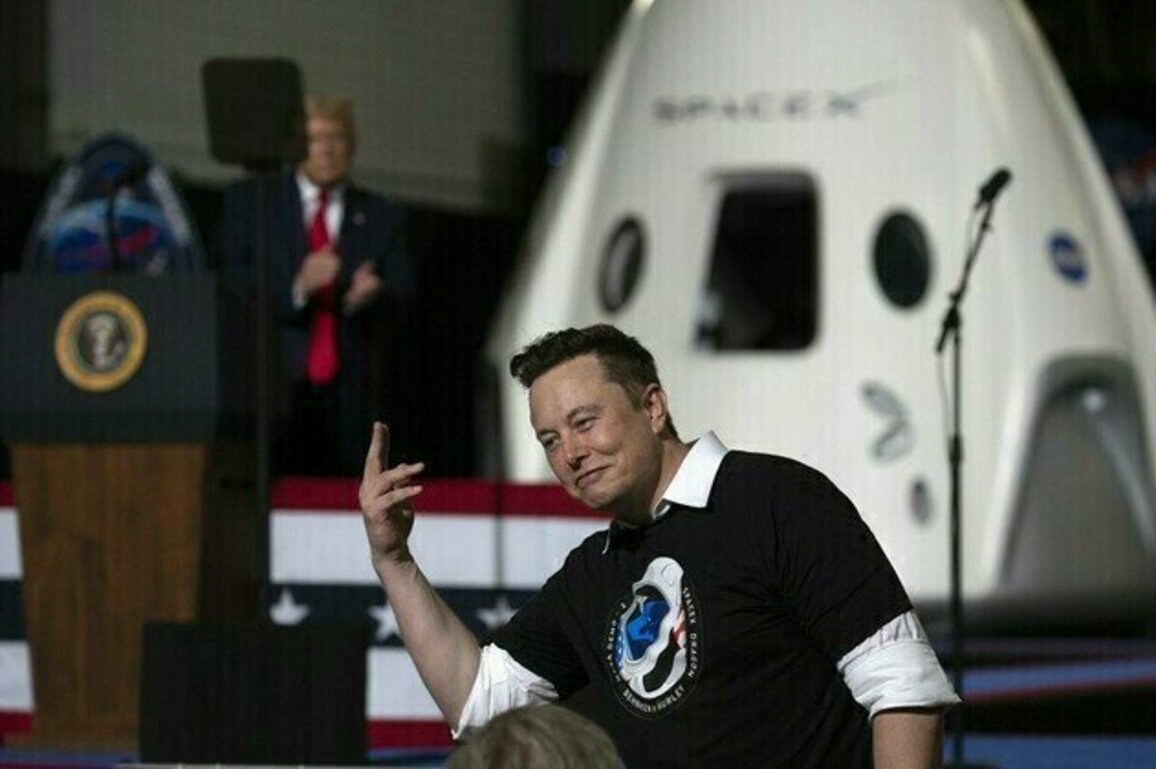 Musk threatens to paralyze US space program