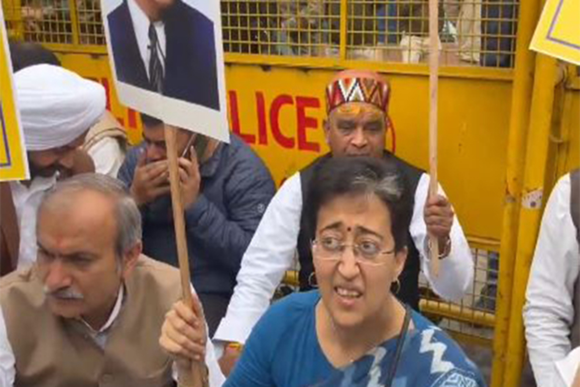 "Being suspended from House doesn't, mean being suspended from premises": Atishi as AAP stages protest outside Delhi assembly
