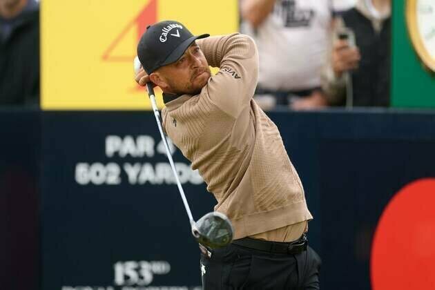 Xander Schauffele climbs into tie for lead in Japan