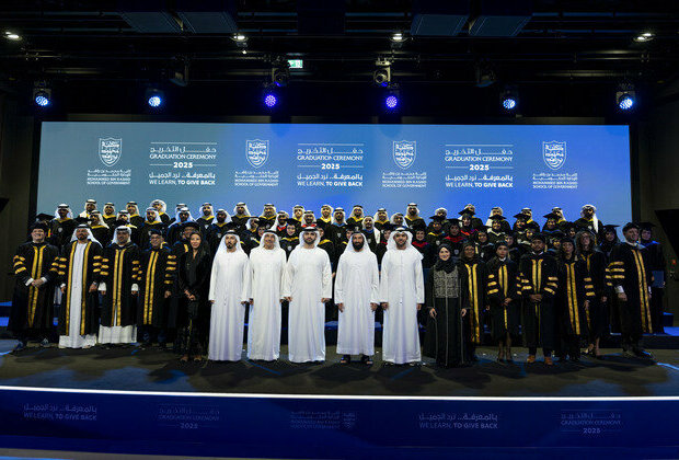 Mansoor bin Mohammed attends graduation ceremony at MBRSG