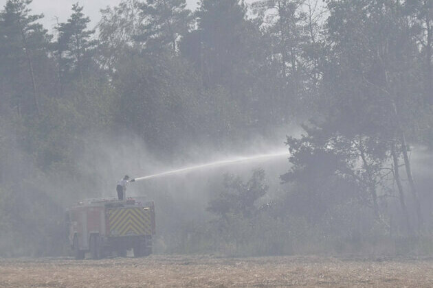 Over 1,000 firefighters battle wildfires in eastern Germany
