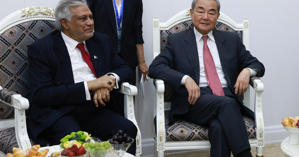 [Beijing Bulletin]KYRGYZSTAN-CHOLPON-ATA-CHINESE FM-PAKISTANI FM-MEETING