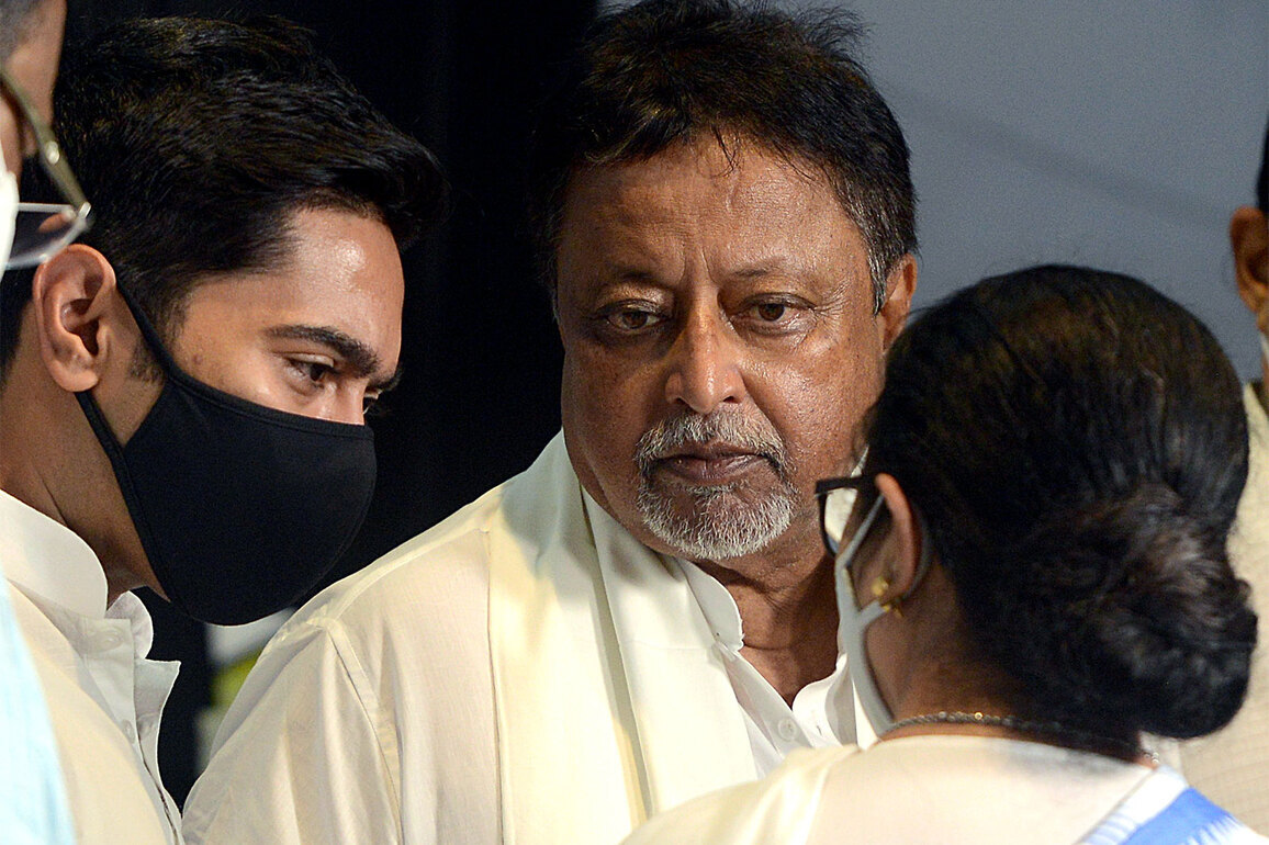 "Political circles will feel his absence": Mamata Banerjee mourns death of TMC leader Mukul Roy