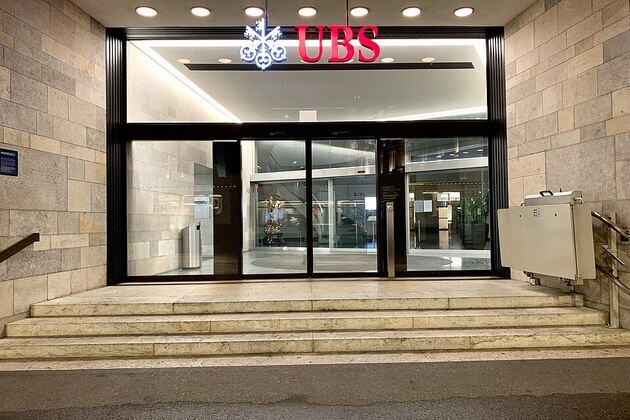 US hits UBS with record anti-money laundering fine