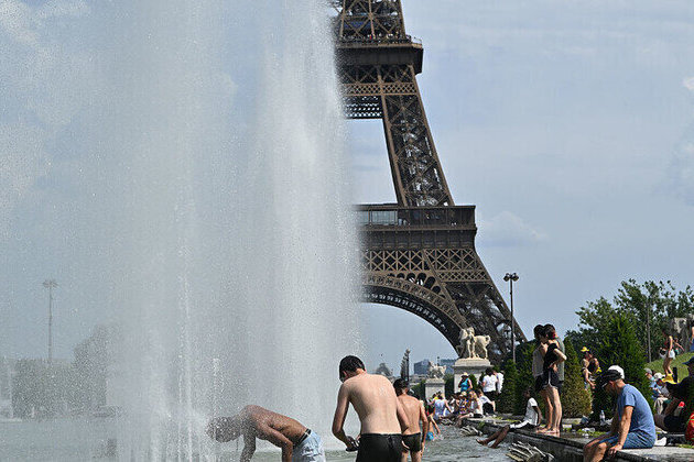 Hundreds dead across Europe as heatwave shatters records