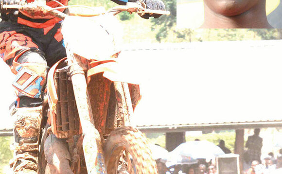 Mwangala ku ddigi, mu katono bwafaanana. Mwangala ku ddigi, mu katono bwafaanana.