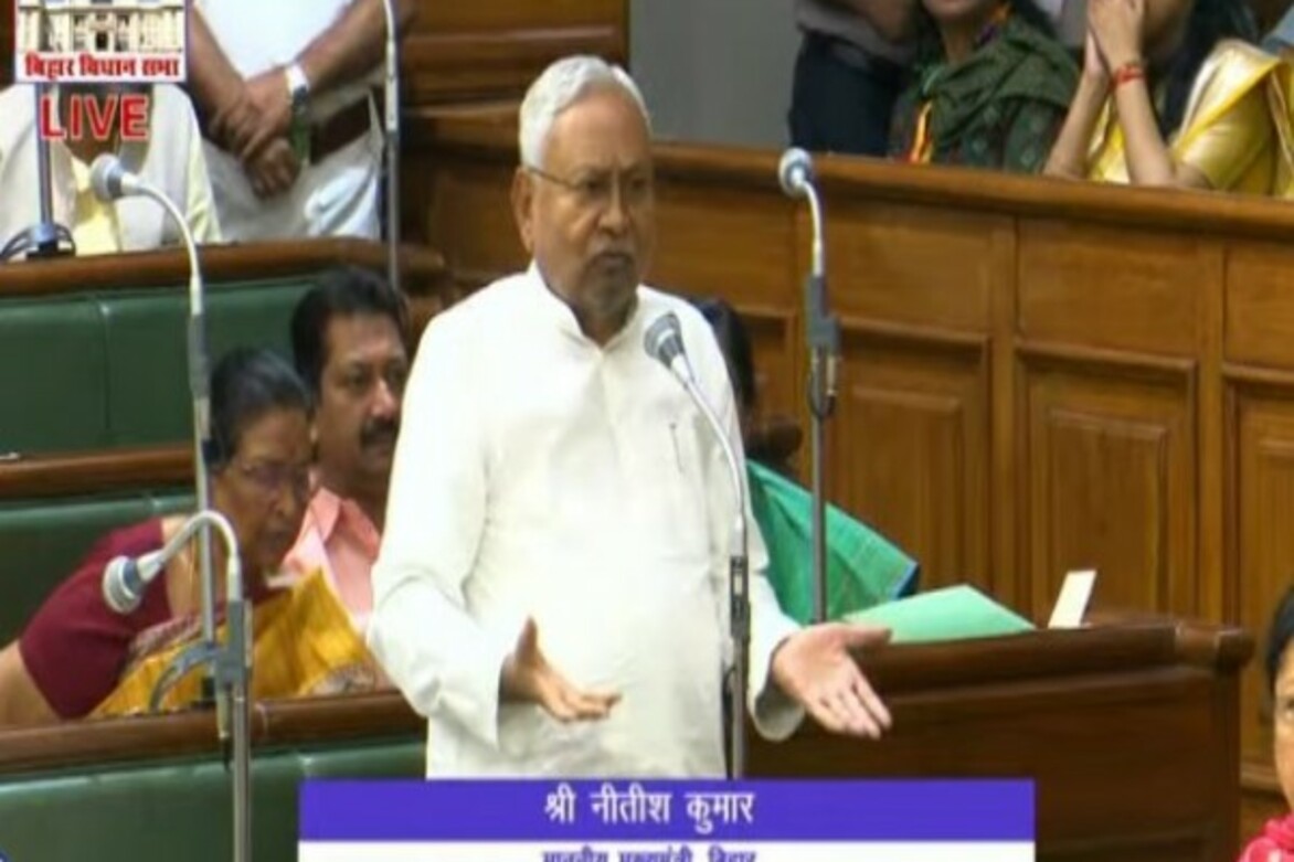 Bihar CM Nitish Kumar gets angry as RJD MLA uses mobile in Assembly