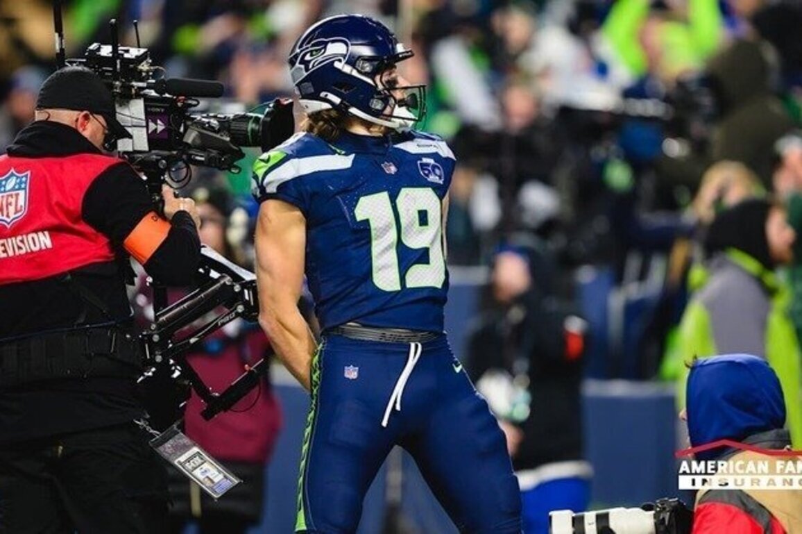 Seahawks Tender Restricted Free Agent WR Jake Bobo
