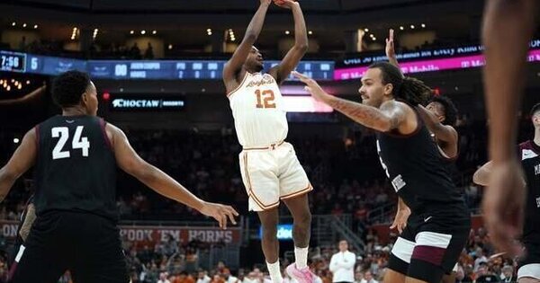 Matas Vokietaitis, Texas trounce Maryland Eastern Shore