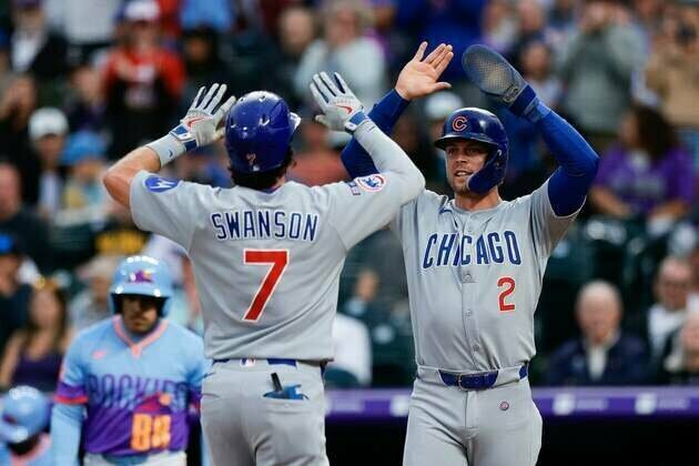 Dansby Swanson belts 2 HRs, drives in 6 as Cubs rock Rockies