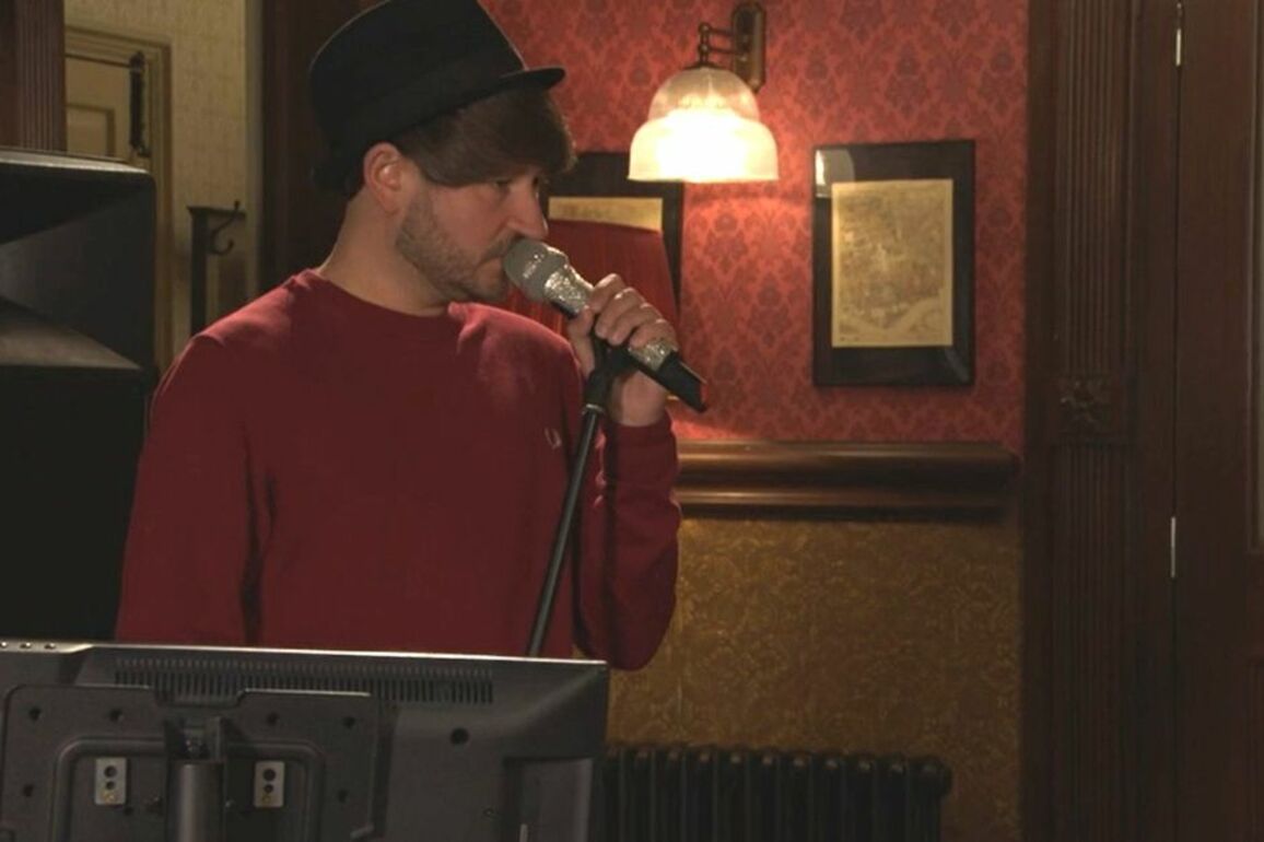 EastEnders fans 'obsessed' over new romance they 'never saw coming'