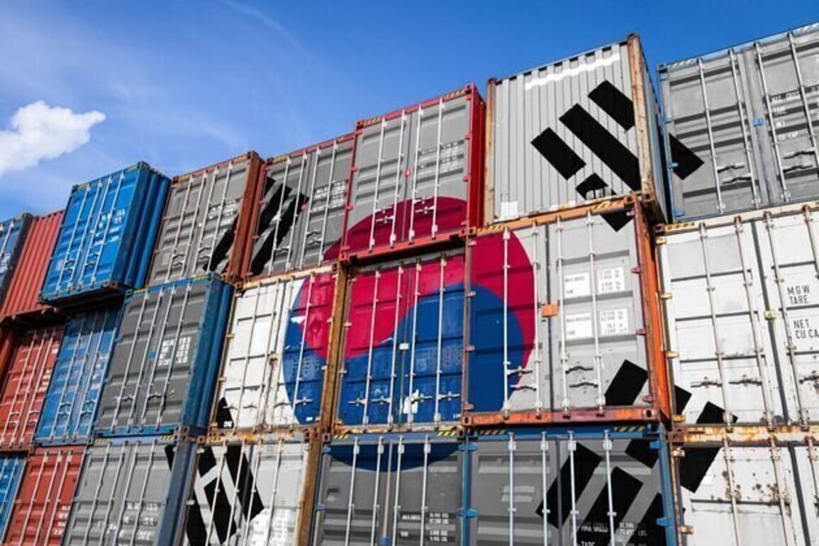 Korea's exports up 55.6% during first 10 days of March on robust chip demand
