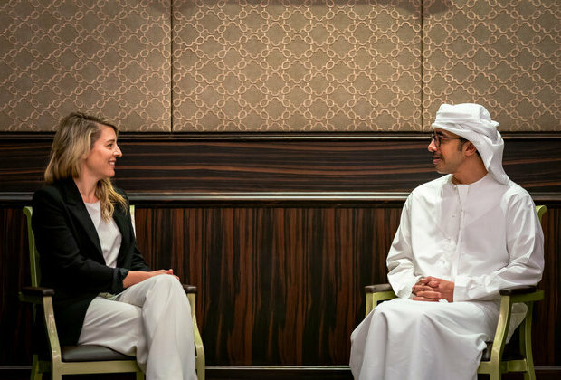 Abdullah bin Zayed, FM of Canada discuss bilateral relations